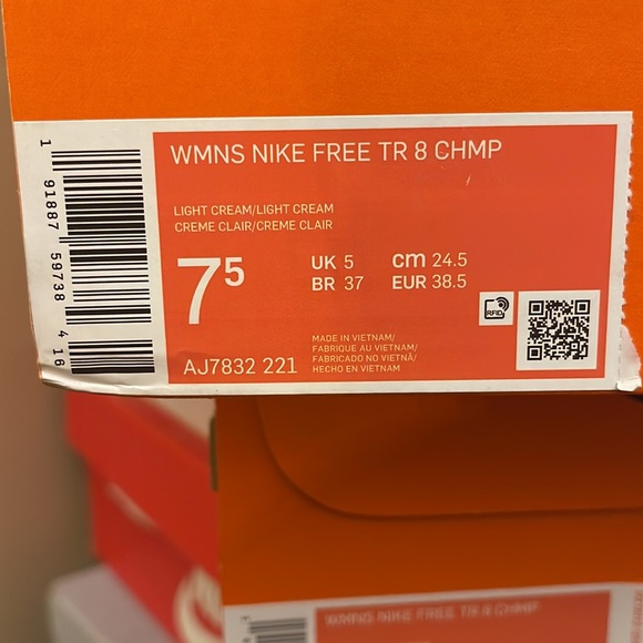 Nike FREE TR8 CHMP - Picture 3 of 3